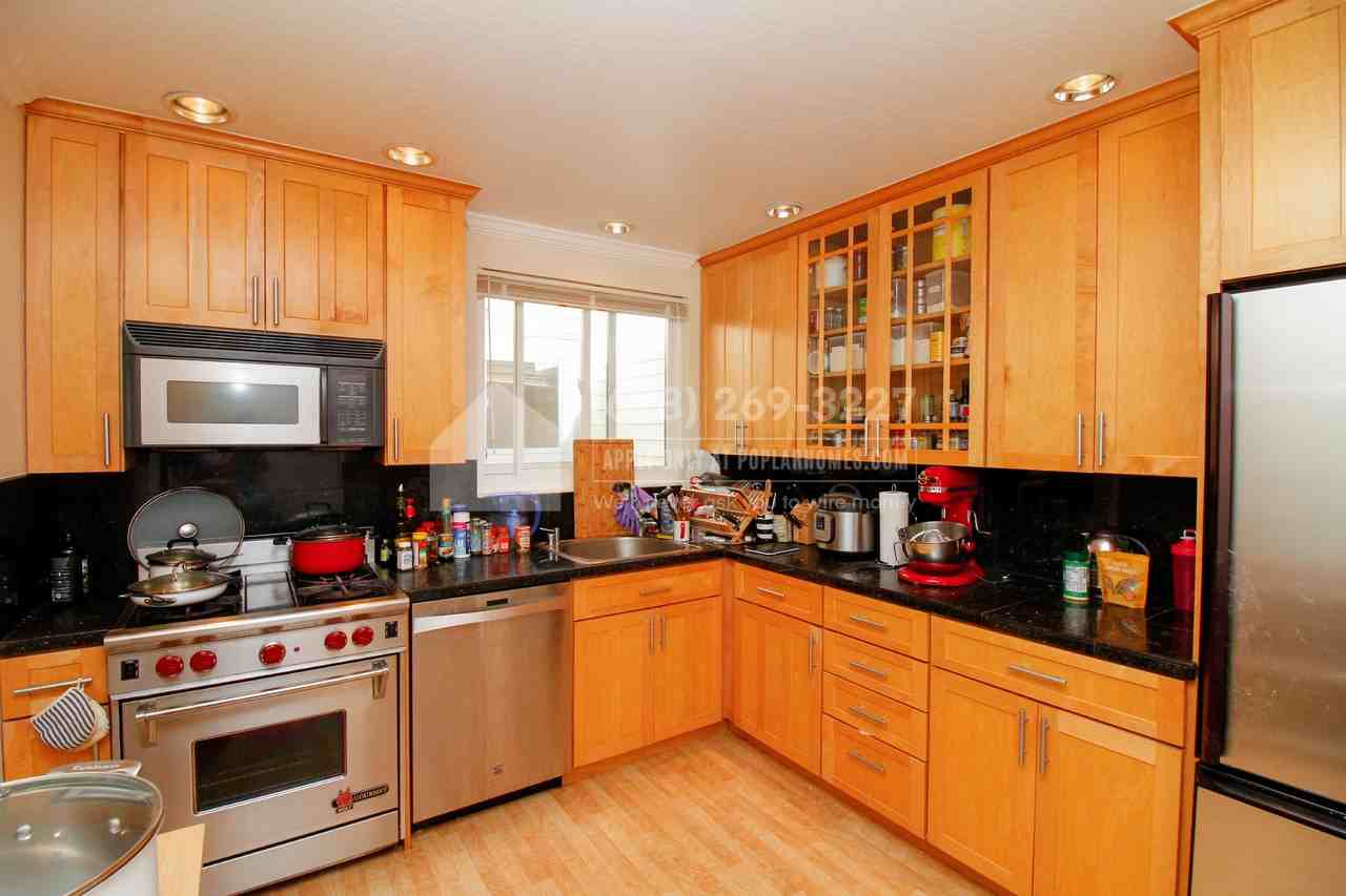 823 Hillside Blvd - Photo 2 of 30