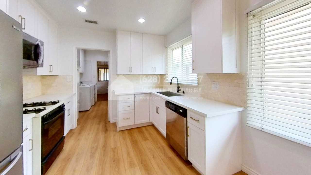 812 Tola St - Photo 3 of 24