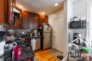 3323 N Lakewood Ave #2 - Photo 1 of 1