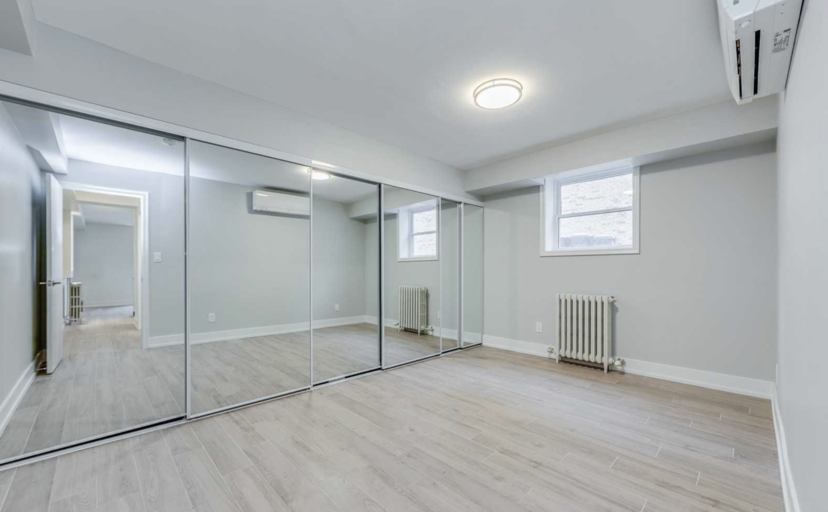 1089 Broadview Ave - Photo 2 of 5