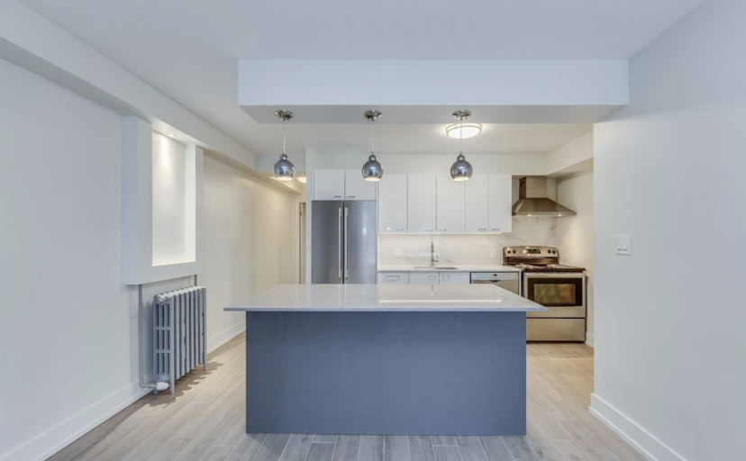 1089 Broadview Ave - Photo 3 of 5