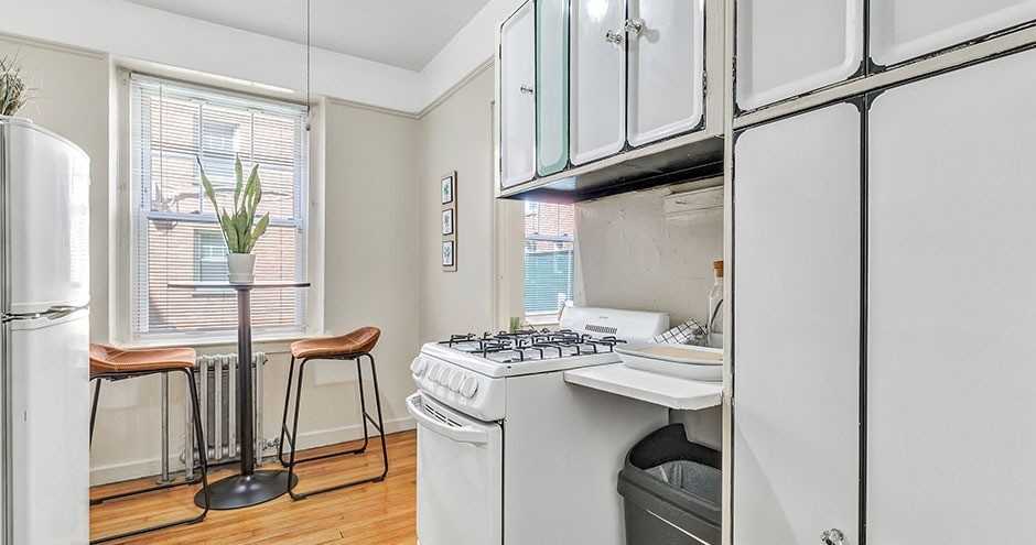 Howe Place - Photo 5 of 50