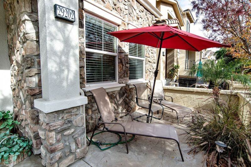 29202 Portland Ct - Photo 2 of 8