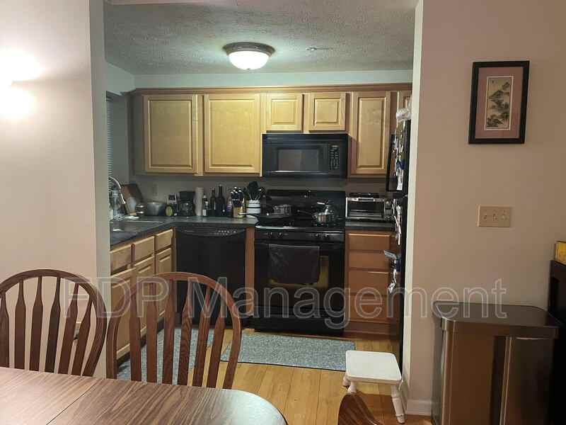 660 East Ave #206 - Photo 3 of 12