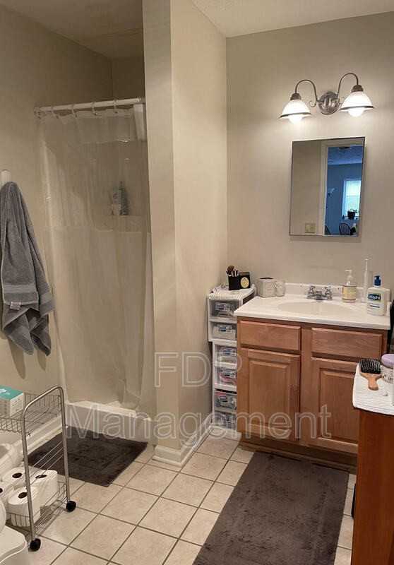 660 East Ave #206 - Photo 4 of 12