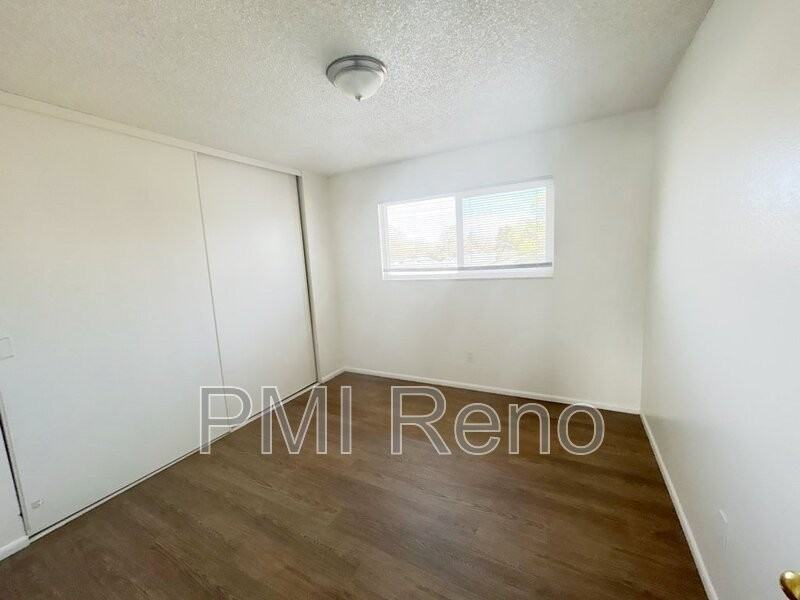 415 Greenbrae Dr #H - Photo 5 of 7