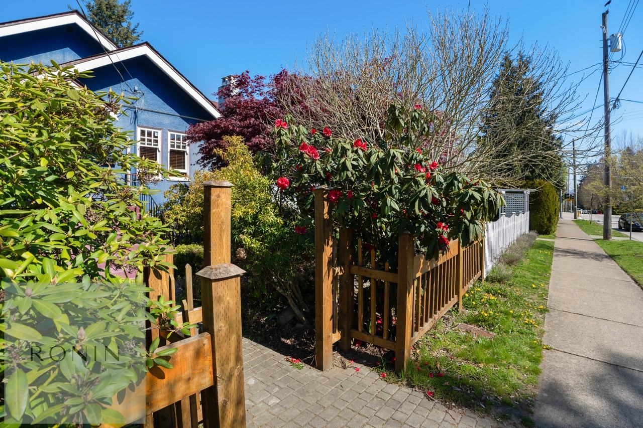 211 6th Avenue - Photo 2 of 35