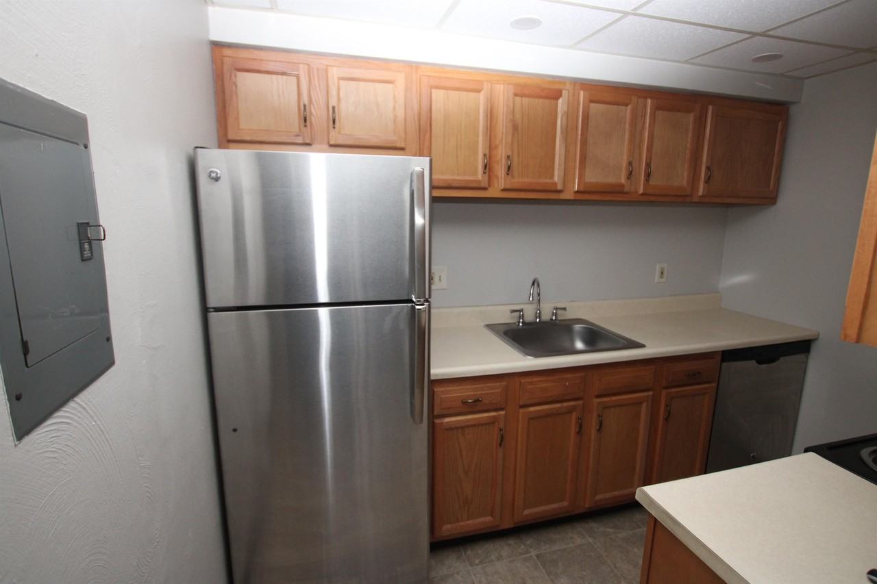 WELLINGTON SQUARE -- 304 - Photo 2 of 50