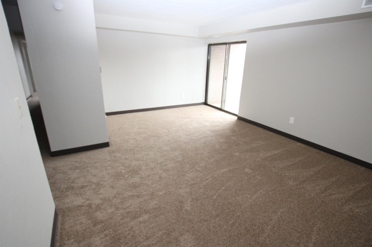 WELLINGTON SQUARE -- 304 - Photo 4 of 50