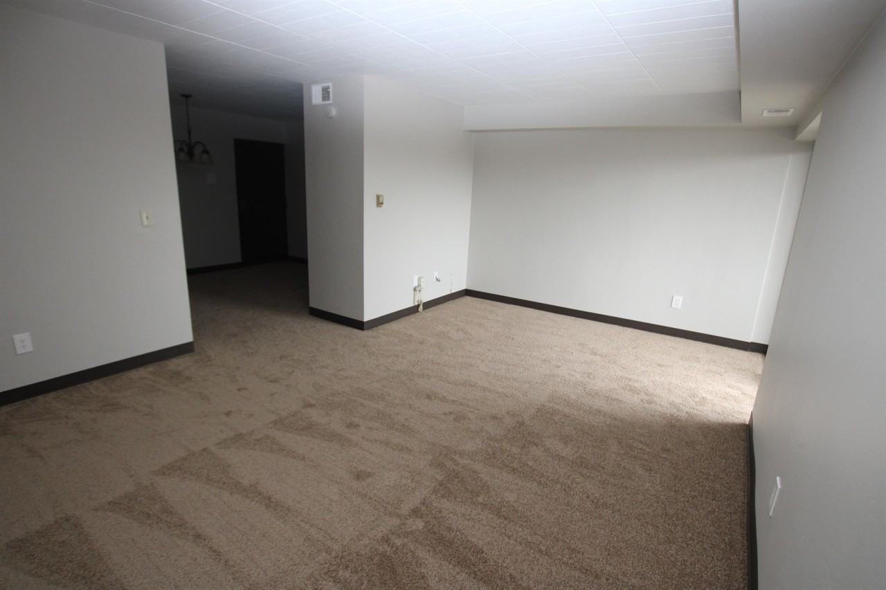 WELLINGTON SQUARE -- 304 - Photo 6 of 50