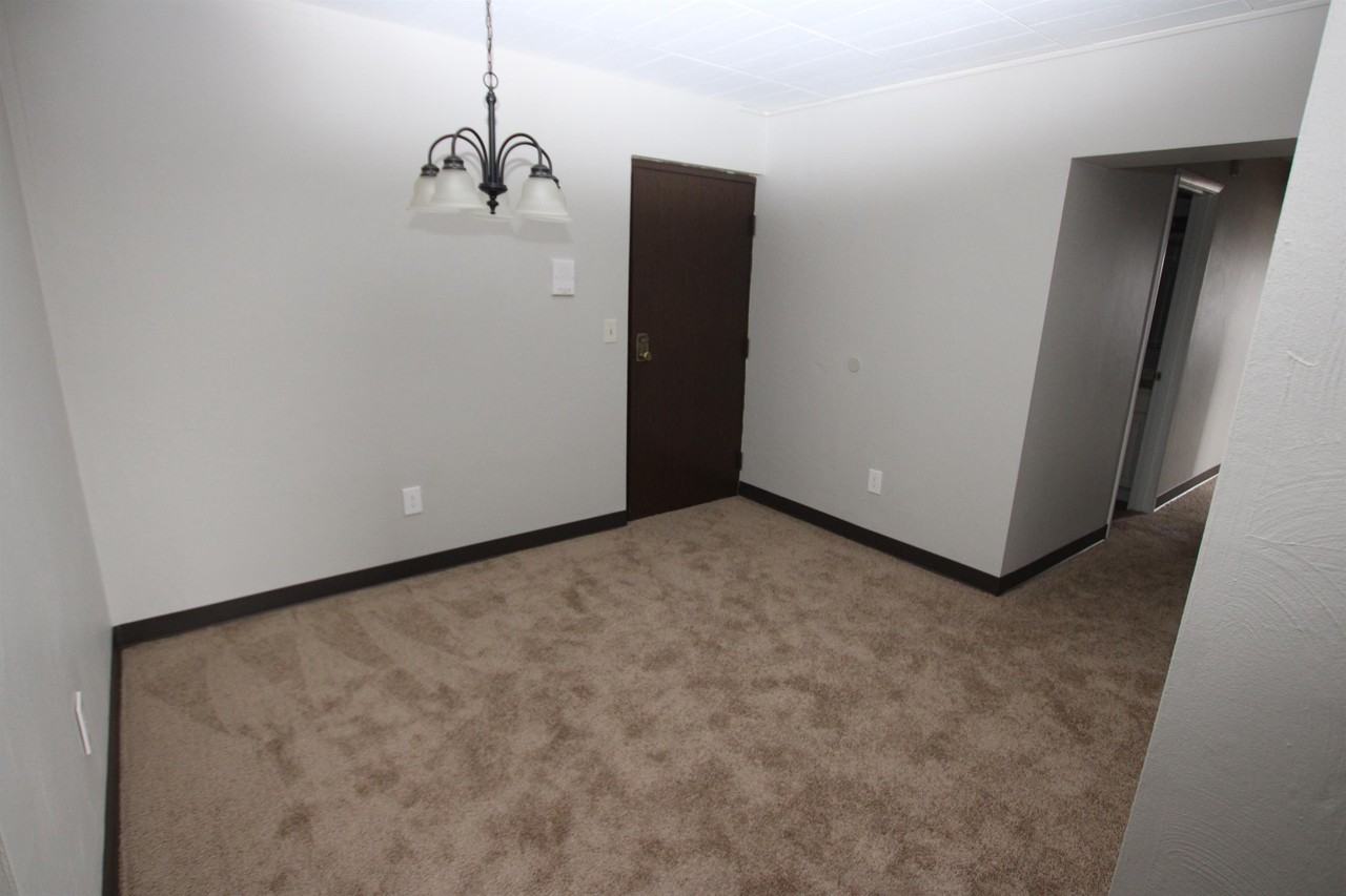 WELLINGTON SQUARE -- 304 - Photo 7 of 50