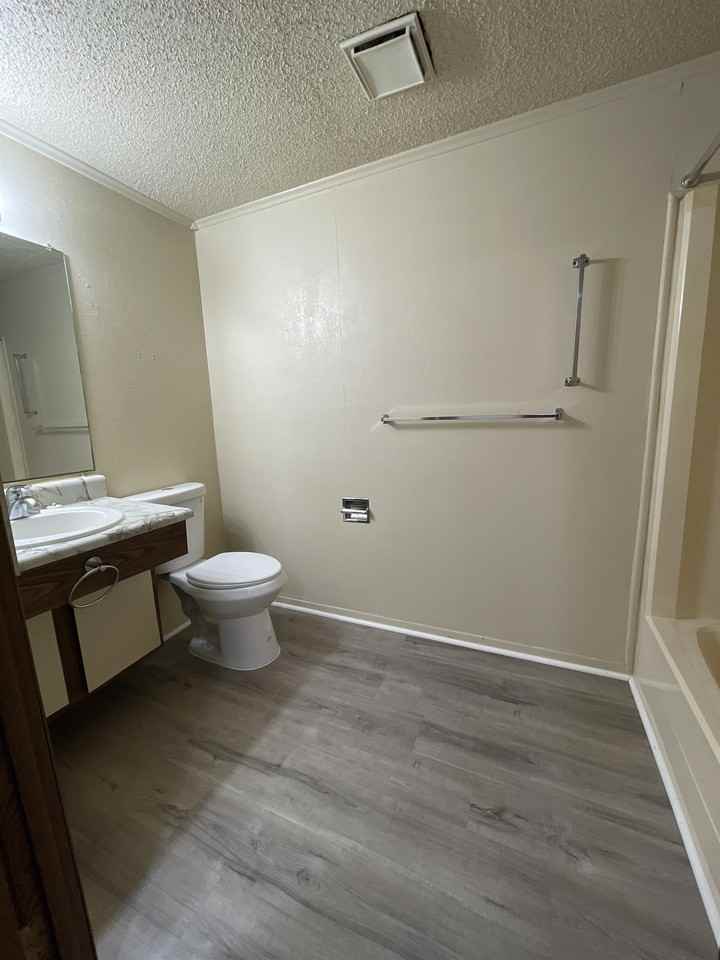 Indianapolis Road 2000 - Photo 3 of 3