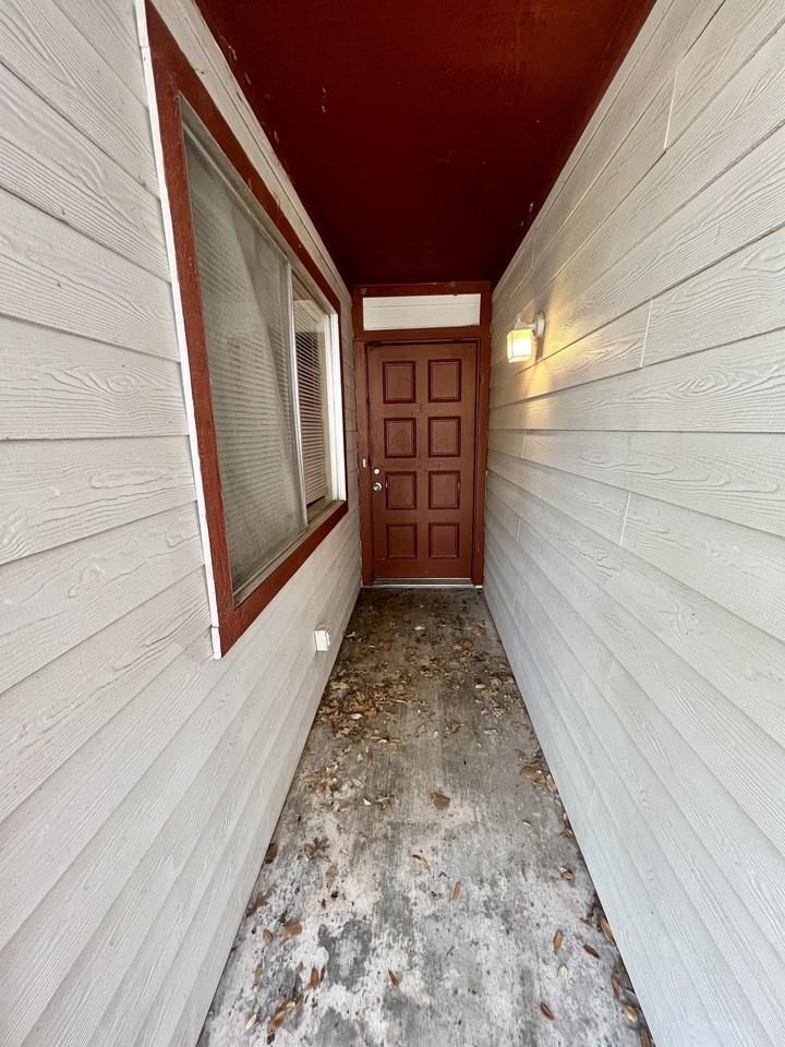 1116 Airline Drive - Photo 2 of 29