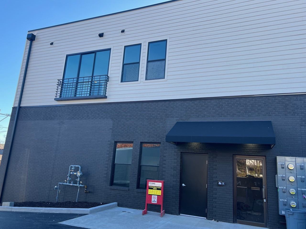 100 East Market Street - Photo 3 of 25