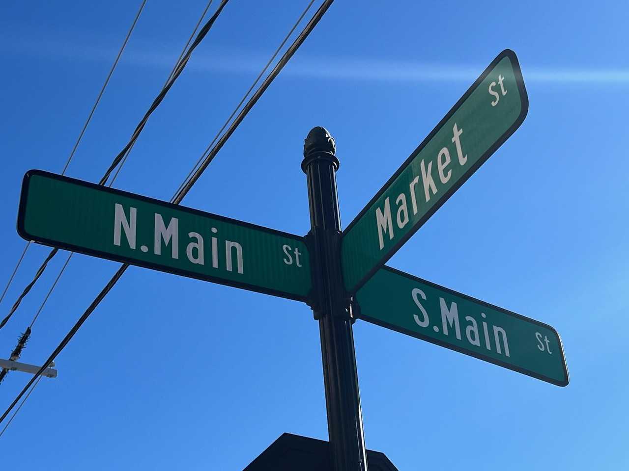 100 East Market Street - Photo 4 of 25