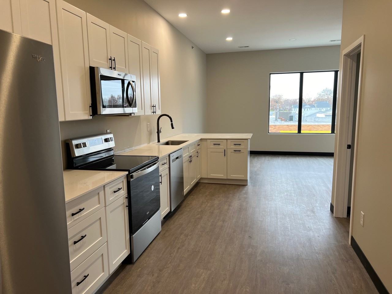 100 East Market Street - Photo 5 of 25