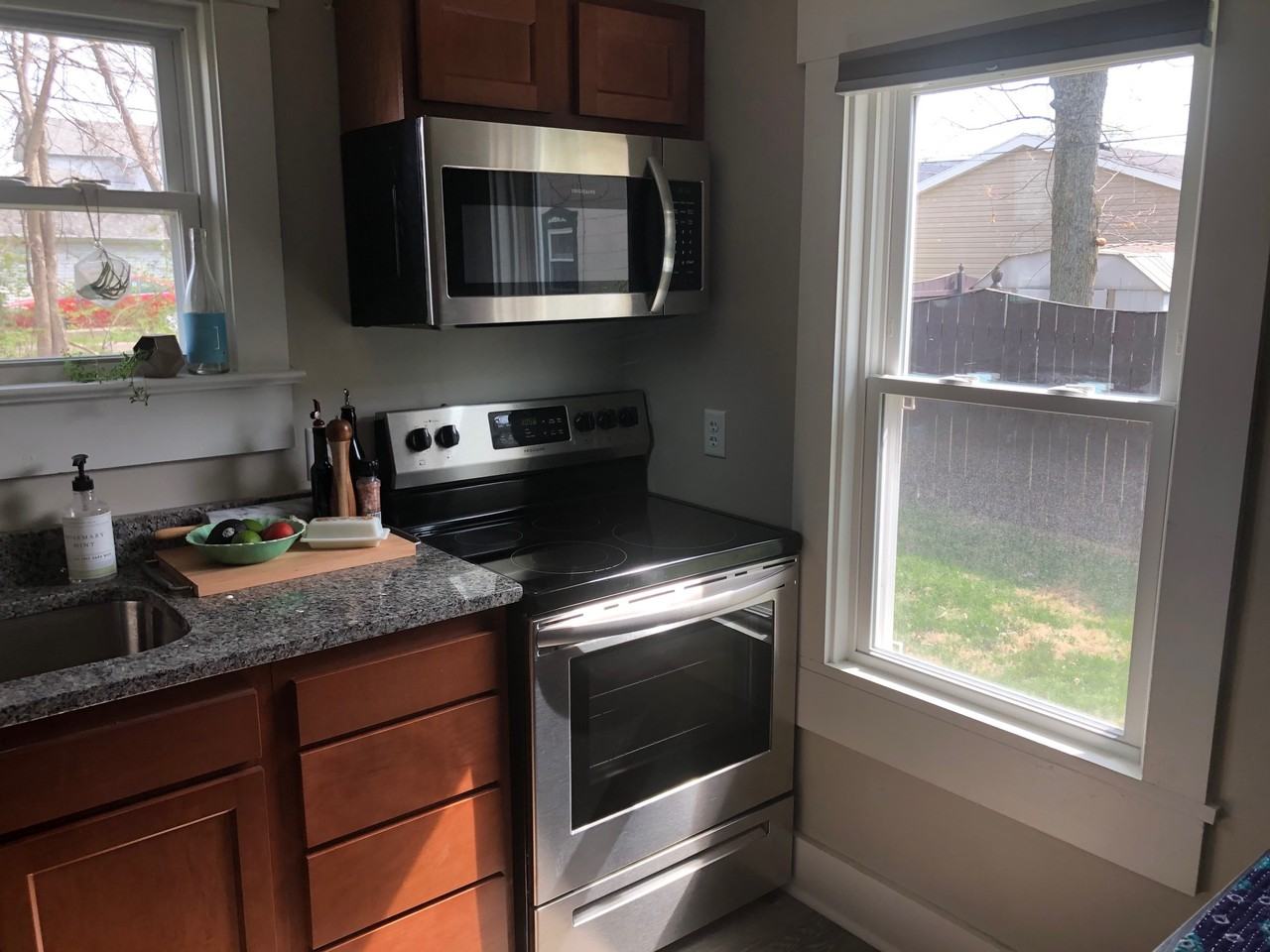 621 Franklin - Photo 2 of 10