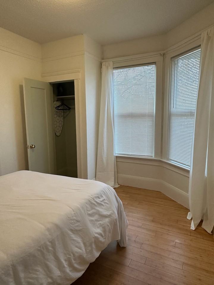 509 43rd Street #509 - Photo 3 of 4