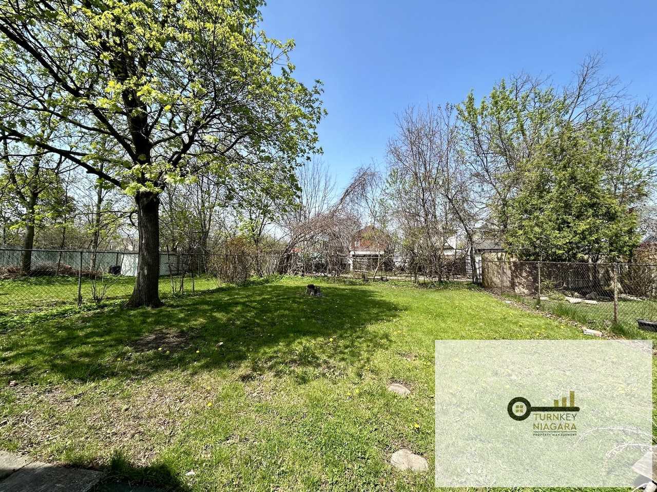 4599 Park Street - Photo 3 of 20