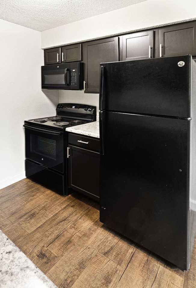 Metro Apartments At Collinsville - Photo 6 of 50