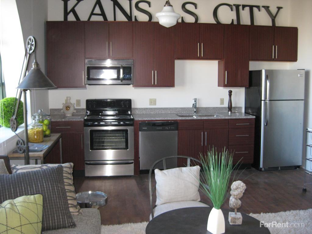 Lucas Place - Photo 3 of 14