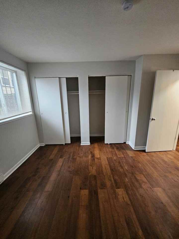 498 Norfolk - Photo 3 of 3