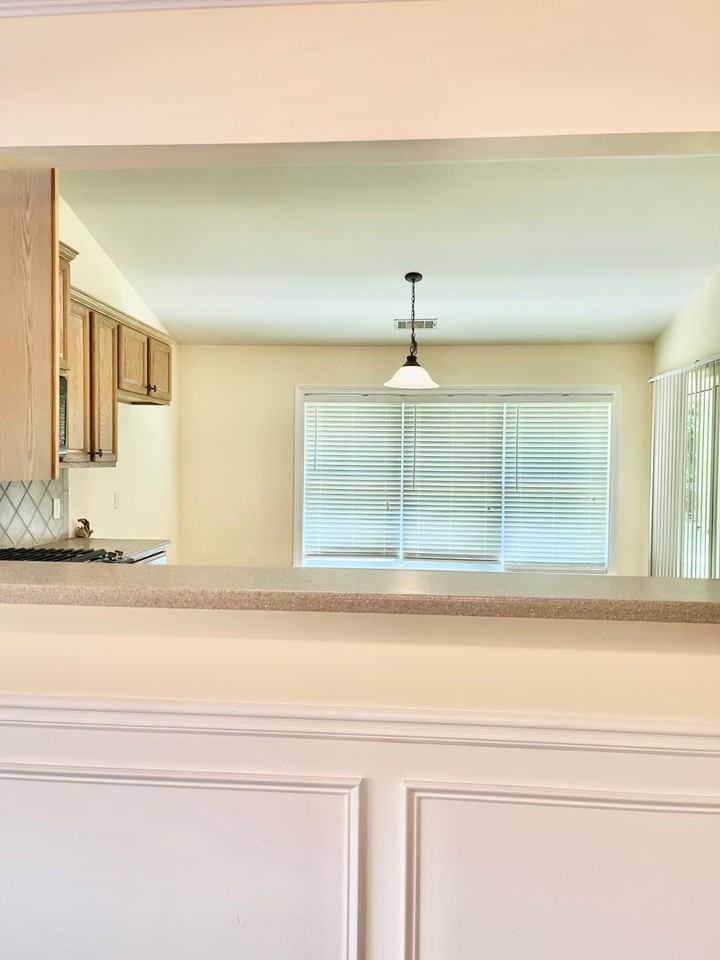 373 Southgate Dr - Photo 7 of 34