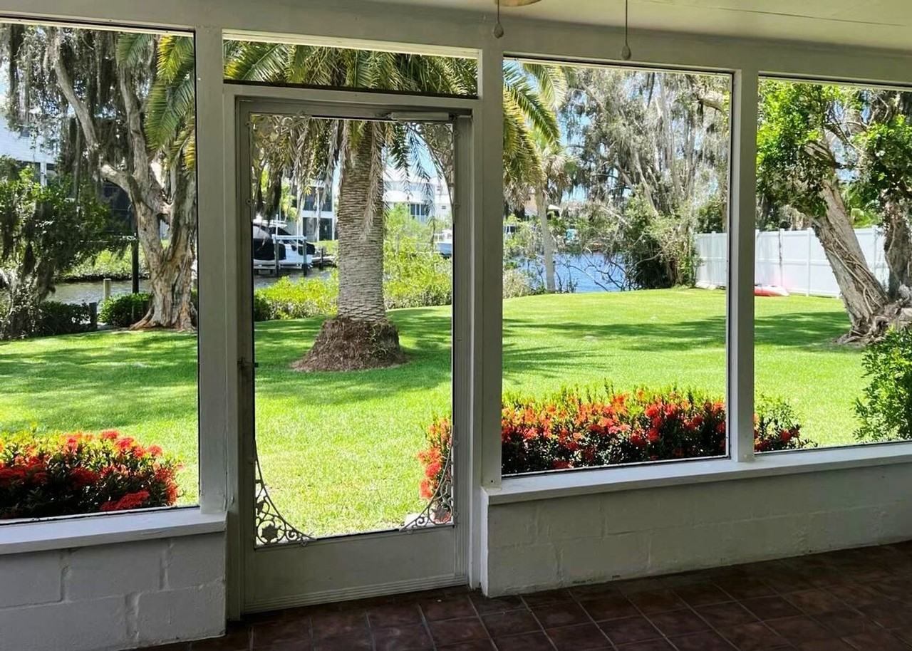 812 Bayview Dr - Photo 3 of 33