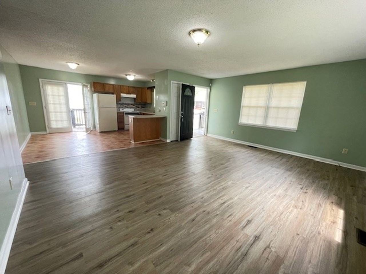 506 Martin St - Photo 3 of 12