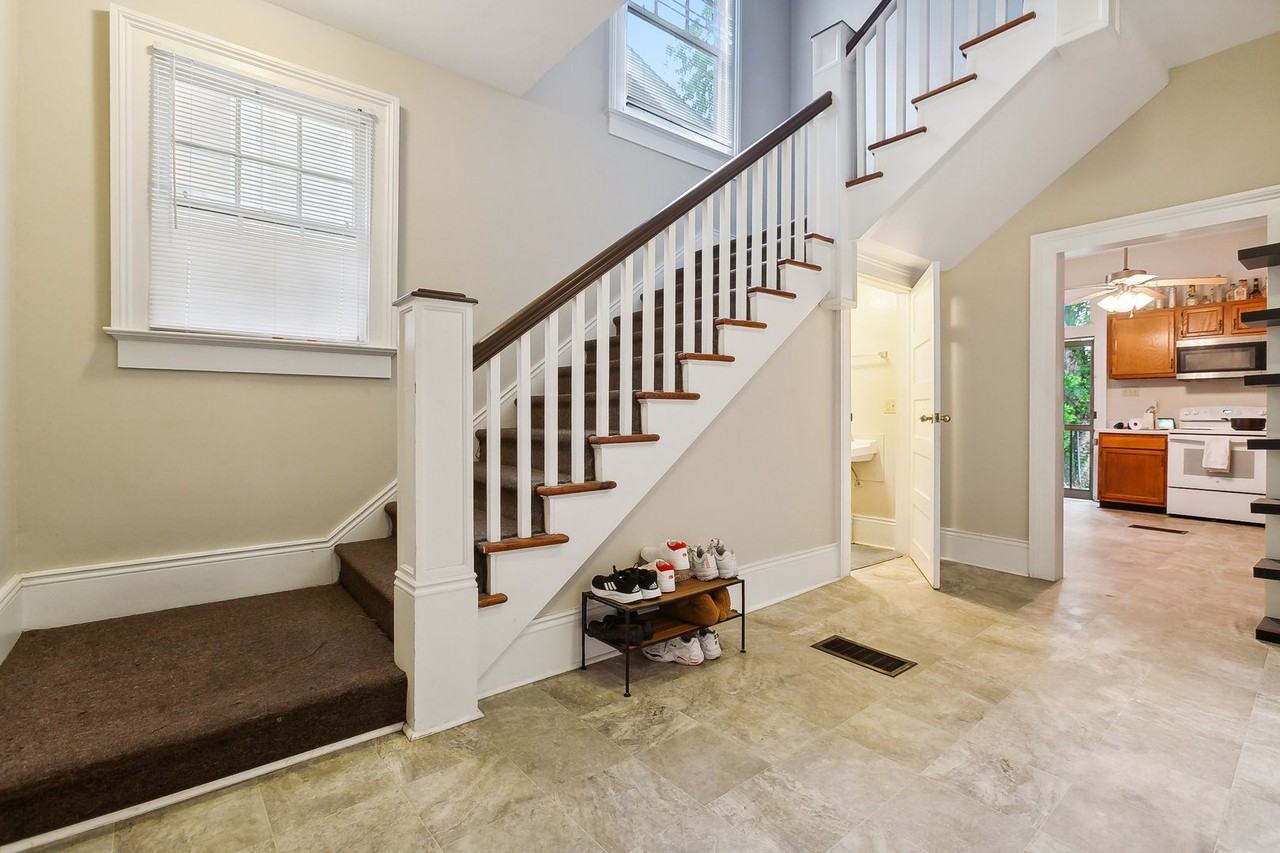 STRAIGHT 2216-2218 Broadway St. - Photo 3 of 15