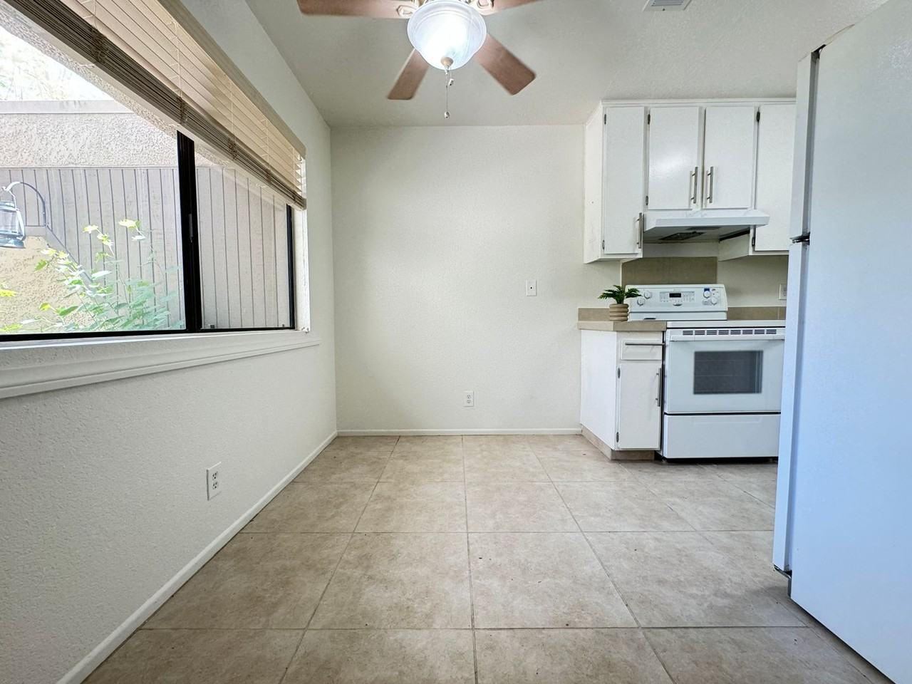 473 Bradshaw Ln - Photo 4 of 24