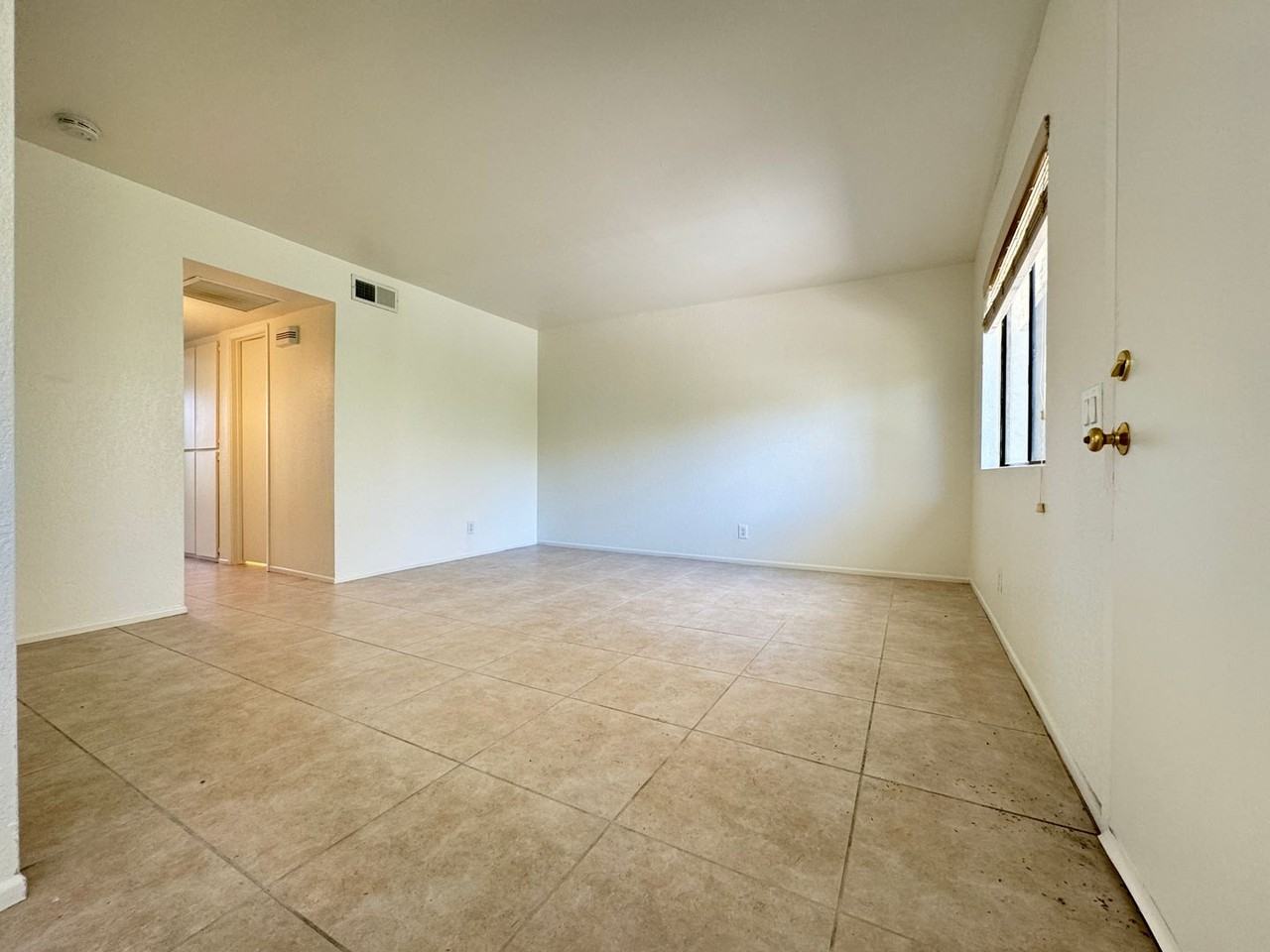 473 Bradshaw Ln - Photo 7 of 24