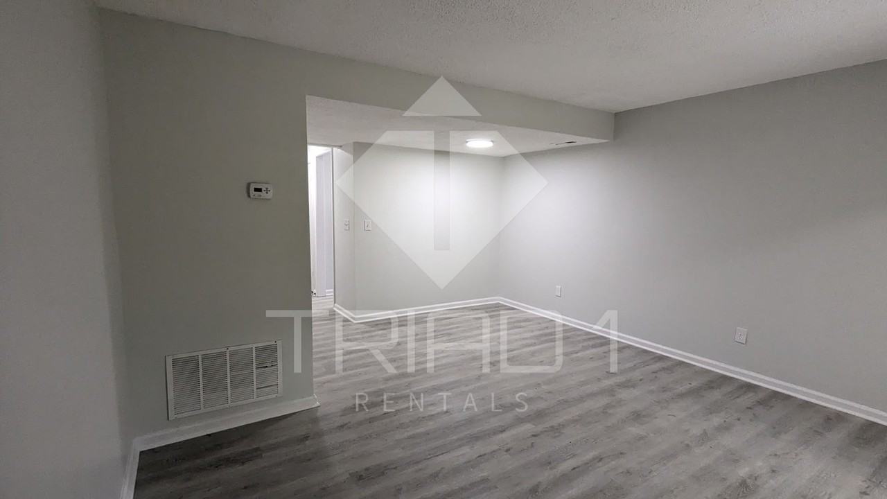Mosby Townhouses - G - Photo 4 of 43