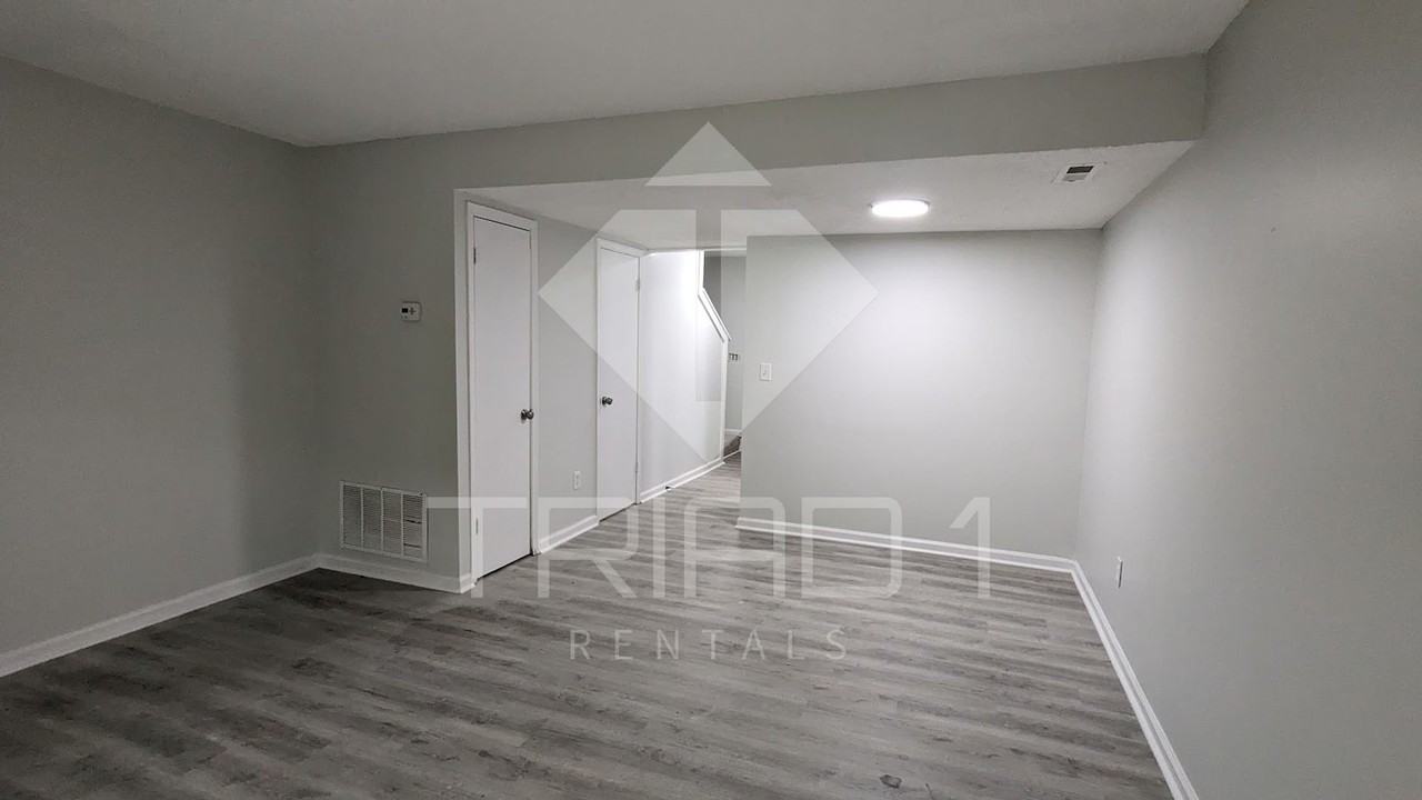 Mosby Townhouses - G - Photo 5 of 43