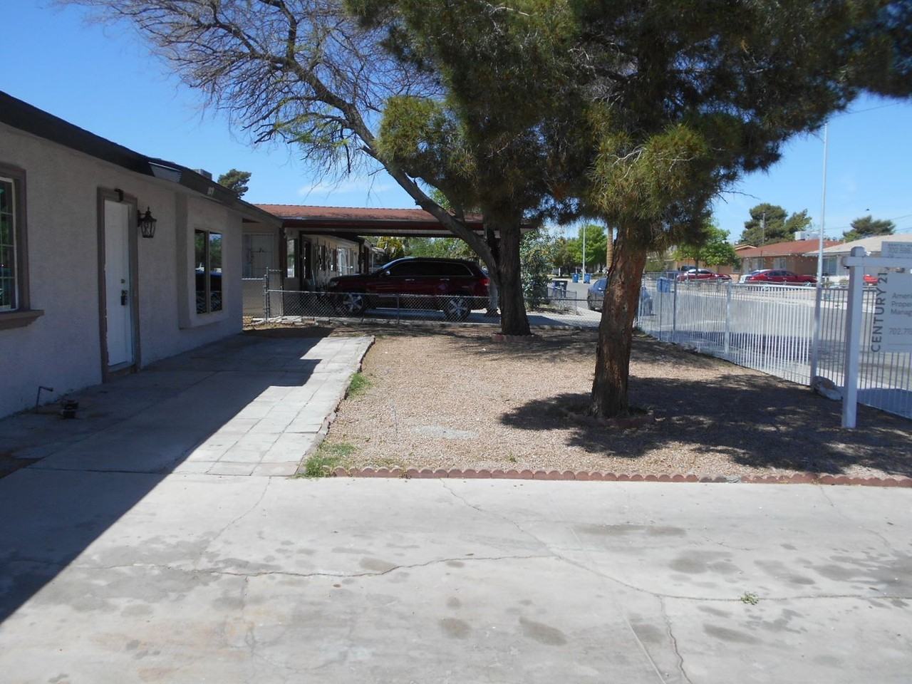 1209 Reynolds Ave - Photo 2 of 23