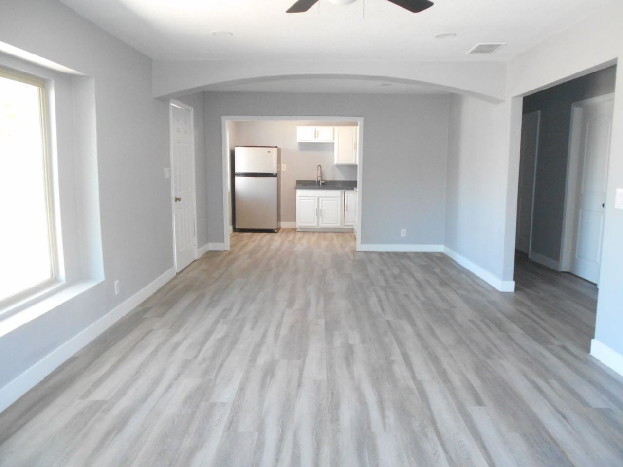 1209 Reynolds Ave - Photo 4 of 23