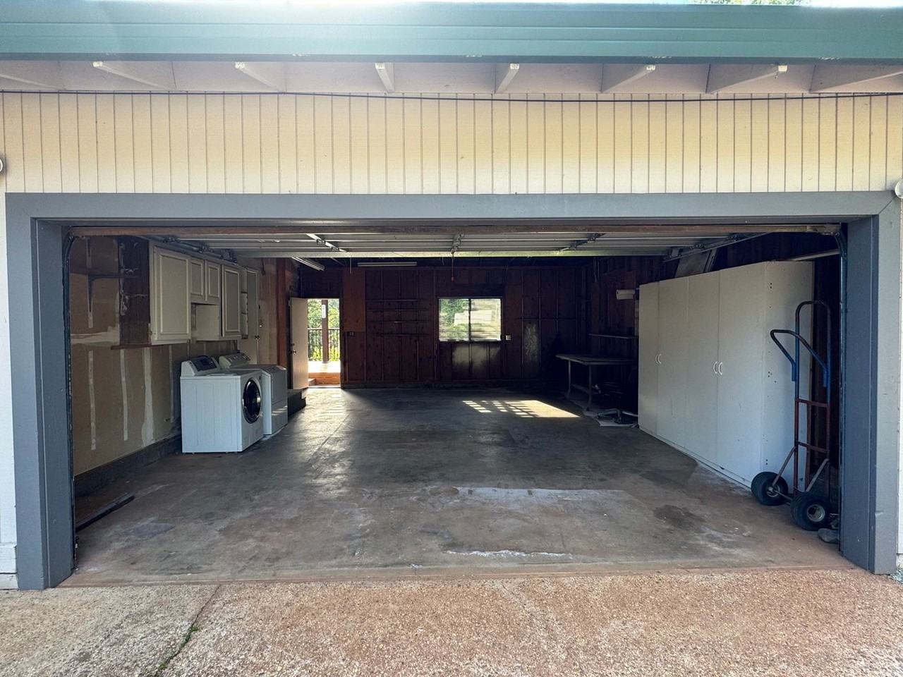 16407 Alexandra Way - Photo 3 of 32