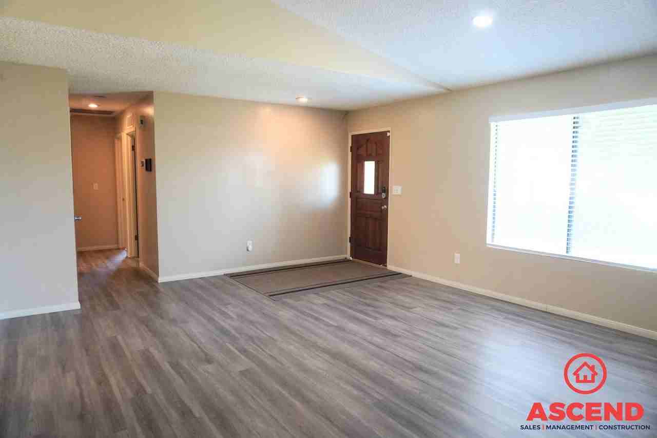 416 Cale Ct - Photo 3 of 10
