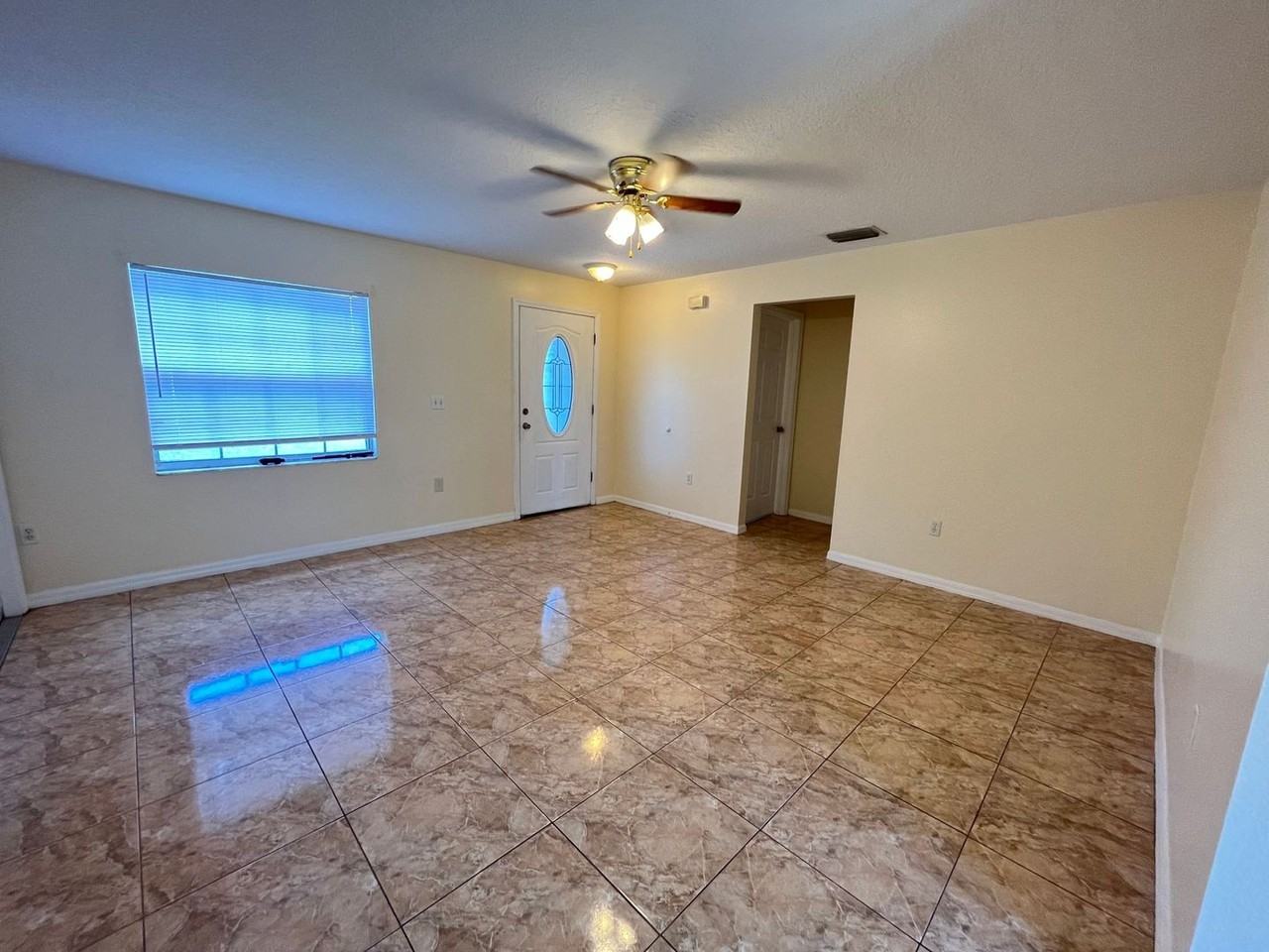 126 Spoonbill Ct - Photo 5 of 26