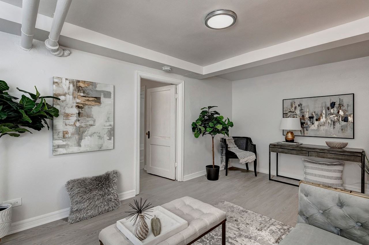 1120 S Logan St #16 - Photo 3 of 27