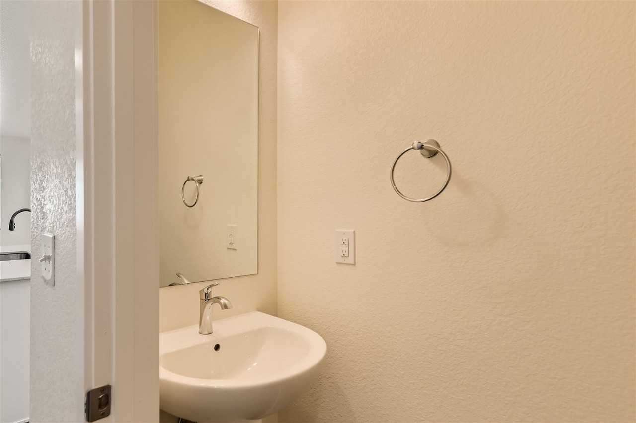 9699 Albion Ln - Photo 7 of 20