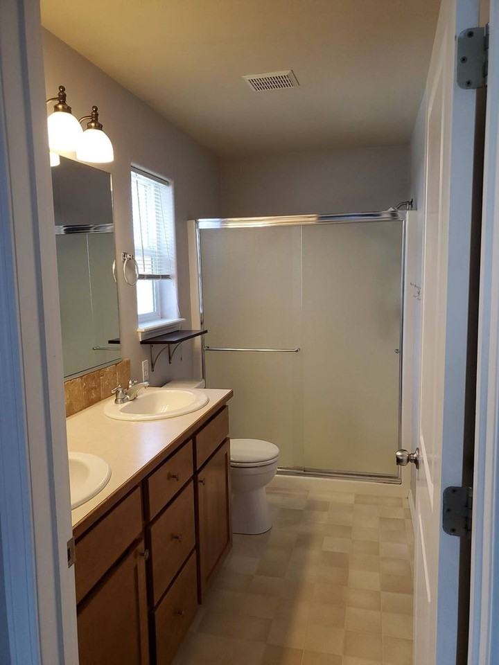 4966 E Portside Ct - Photo 5 of 17