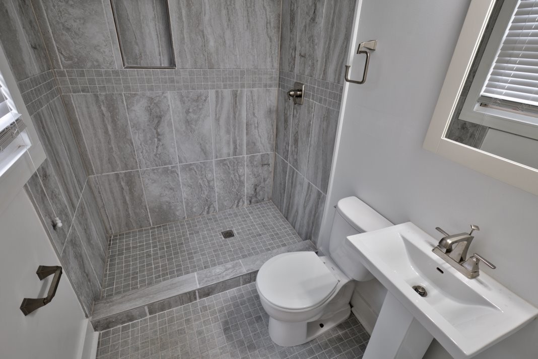 664 E 17th St - Photo 6 of 6