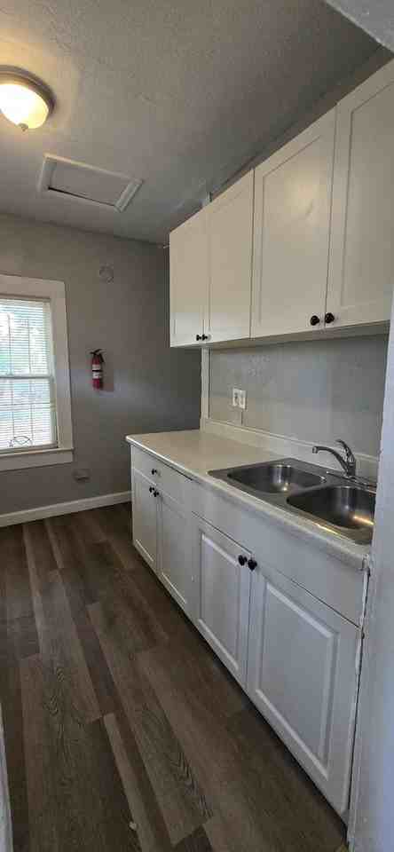 2401 Mallory Ave #A - Photo 2 of 8