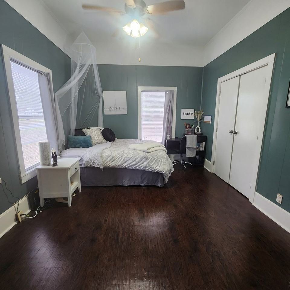 1502 Virginia Ave - Photo 4 of 15