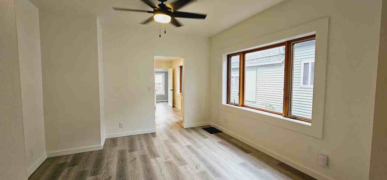 223 Parade St - Photo 3 of 12