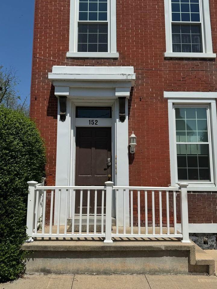 152 W Market Street - Photo 2 of 14