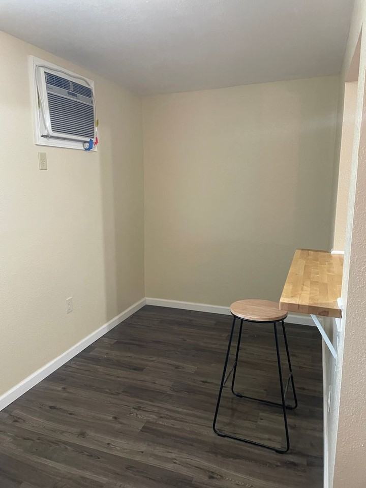 509 Washington St - Photo 3 of 15