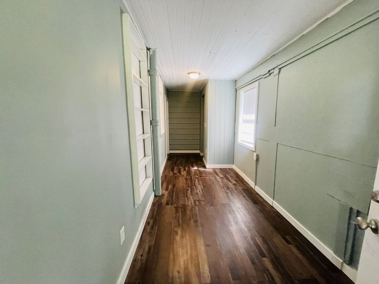 317 W 1st St. - Photo 2 of 9