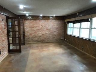 3118 Sayles Blvd - Photo 3 of 34